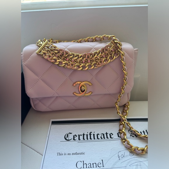 NEW CHANEL make up Crossbody - Picture 3 of 13